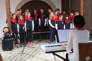 Chorfreizeit 2022 Auf!leben: Wolfbusch-Kinder- und Jugendchor auf Burg Wildenstein